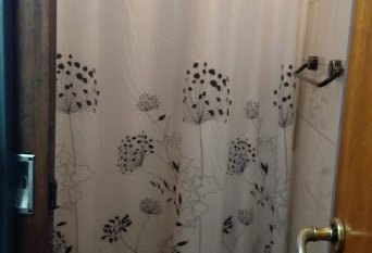 Oportunidad: Casa en Venta en Lomas del Mirador · dueño directo · 3 dorm · cochera · 140 m² de lote - Imagen 3