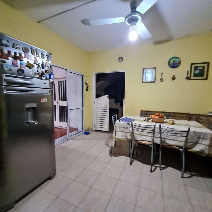 hipolito irigoyen 80, 