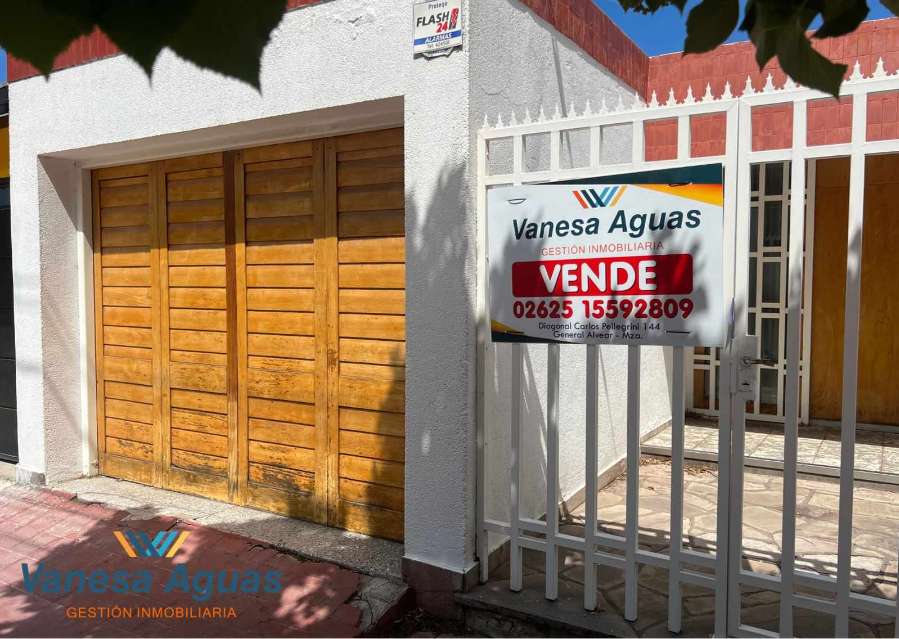 Casa en Venta Esquina Calles Fleming Y Paso De Los Libres, General Alvear - Imagen 1