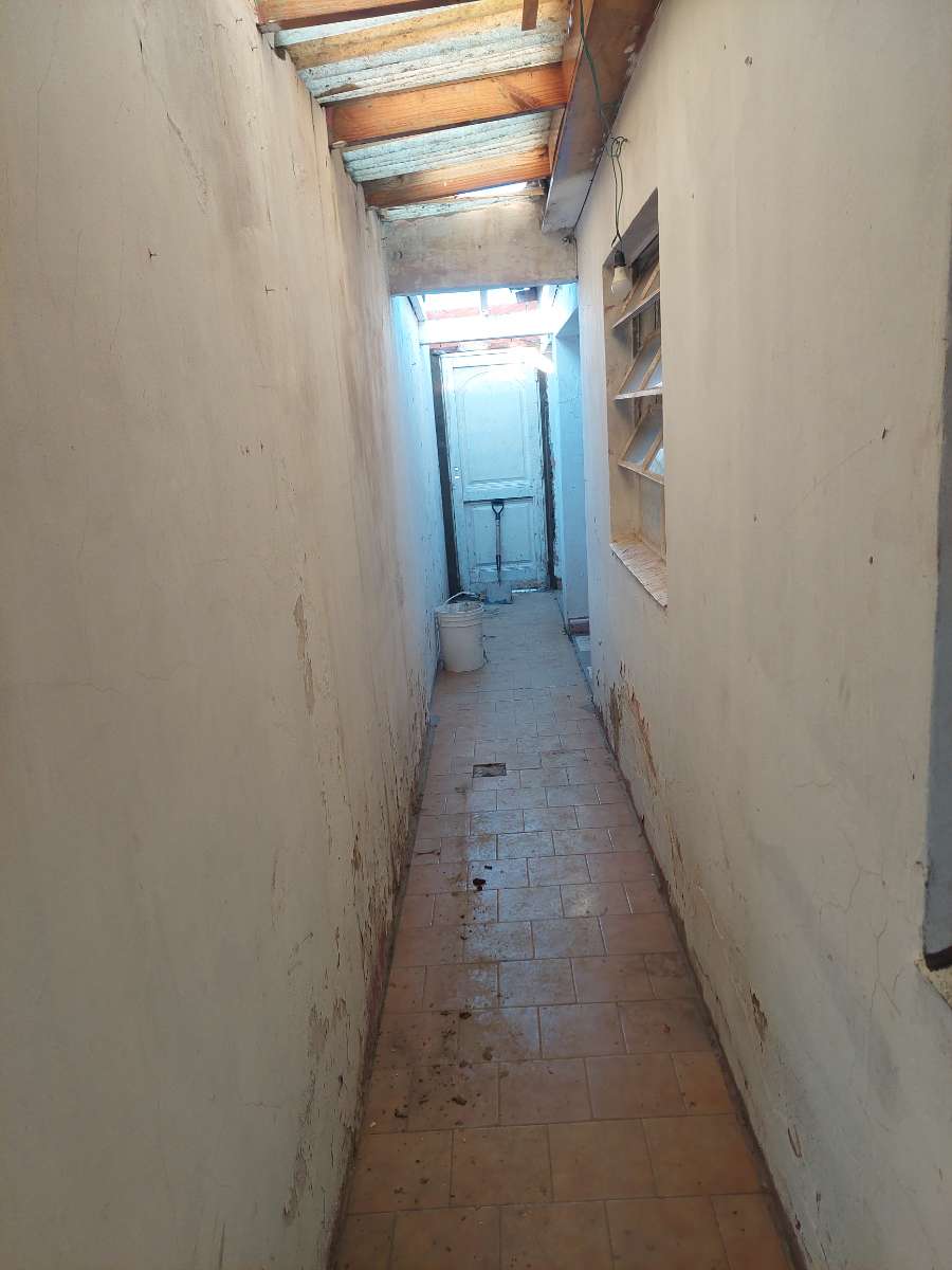 Casa en Banfield en Venta · dueño directo · 2 dorm · cochera · 80 m² de lote - Imagen 2