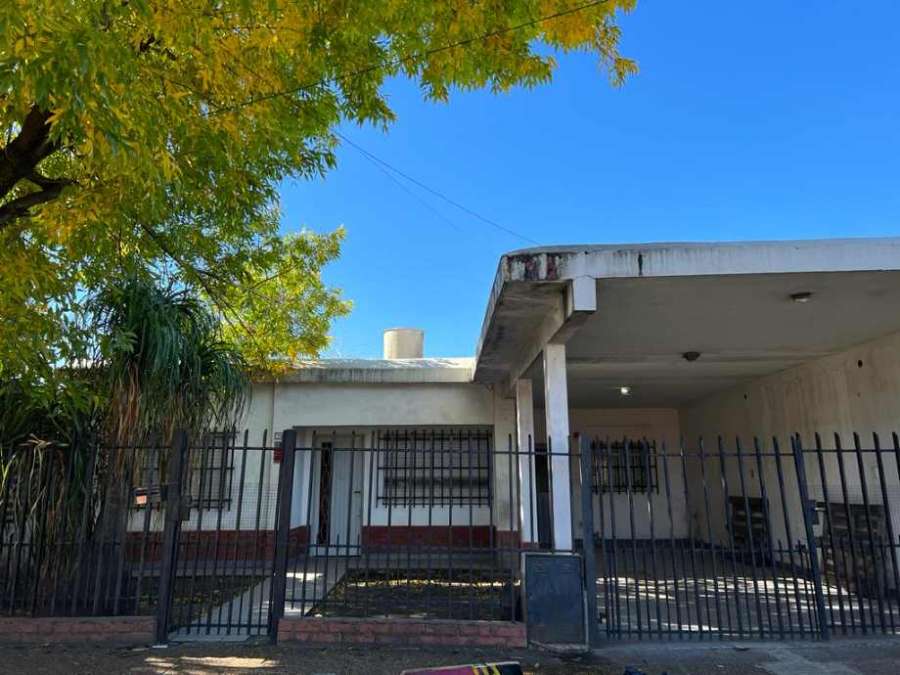 Juan Agustin García 700 , 