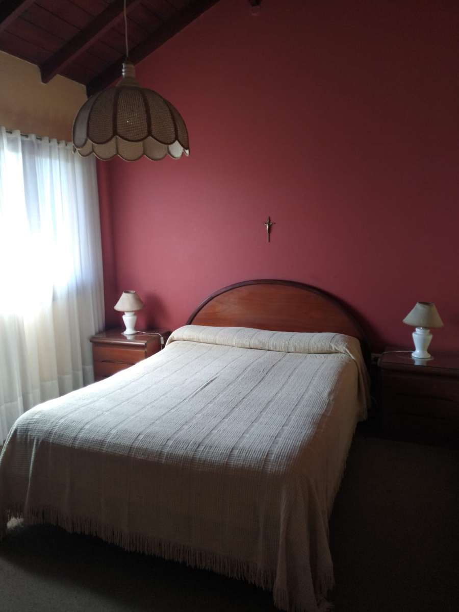 Casa disponible para la en Venta en Balcarce · dueño directo · 4 o más dorm · cochera · 250 m² de lote - Imagen 5