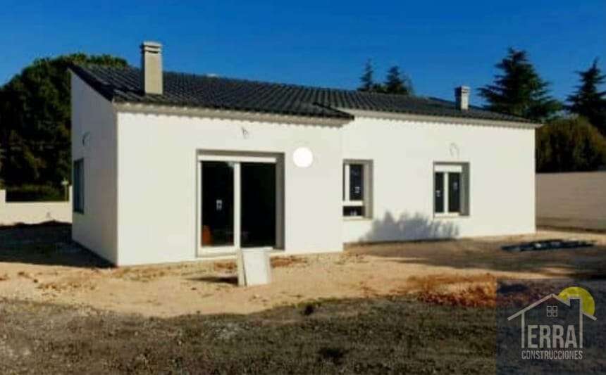 Emprendimiento único en Centenario en Venta · 2 dorm · 2 ambientes · cochera - Imagen 1