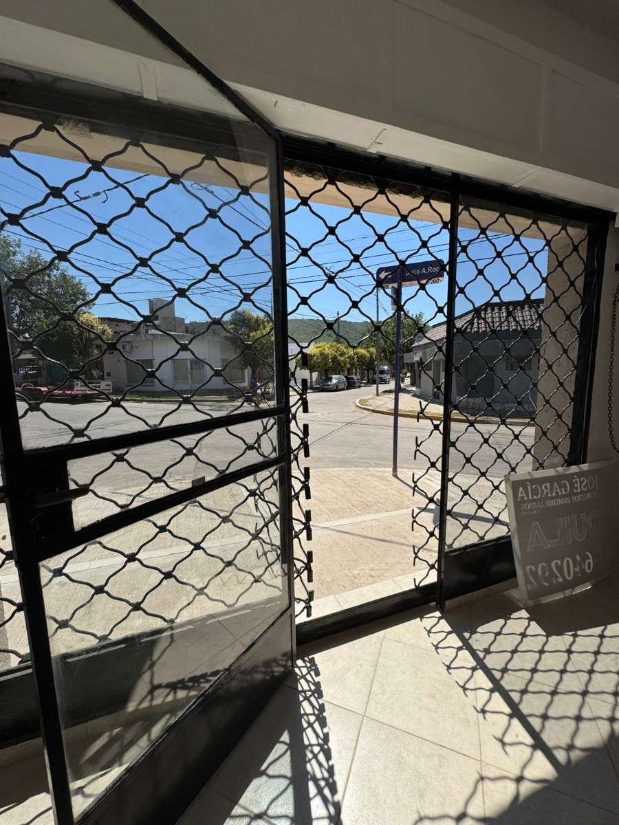 Locales comerciale único en La Calera en Alquiler · 1 ambientes - Imagen 4