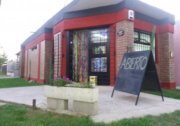 Casa en Rio Tercero para en Venta · dueño directo · 2 dorm · 2 cocheras · 300 m² de lote - Imagen 3