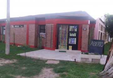 Casa en Rio Tercero para en Venta · dueño directo · 2 dorm · 2 cocheras · 300 m² de lote - Imagen 4