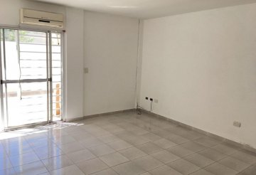 Departamento en Venta en Moron con · dueño directo · 1 dorm · 2 ambientes · 65 m² de lote - Imagen 2