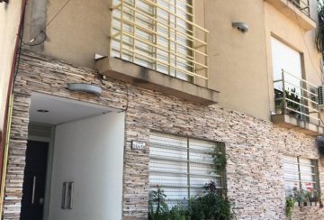 Departamento en Venta en Moron con · dueño directo · 1 dorm · 2 ambientes · 65 m² de lote - Imagen 1