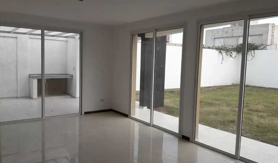 Casa en Río Cuarto para en Venta · 3 dorm - Imagen 2