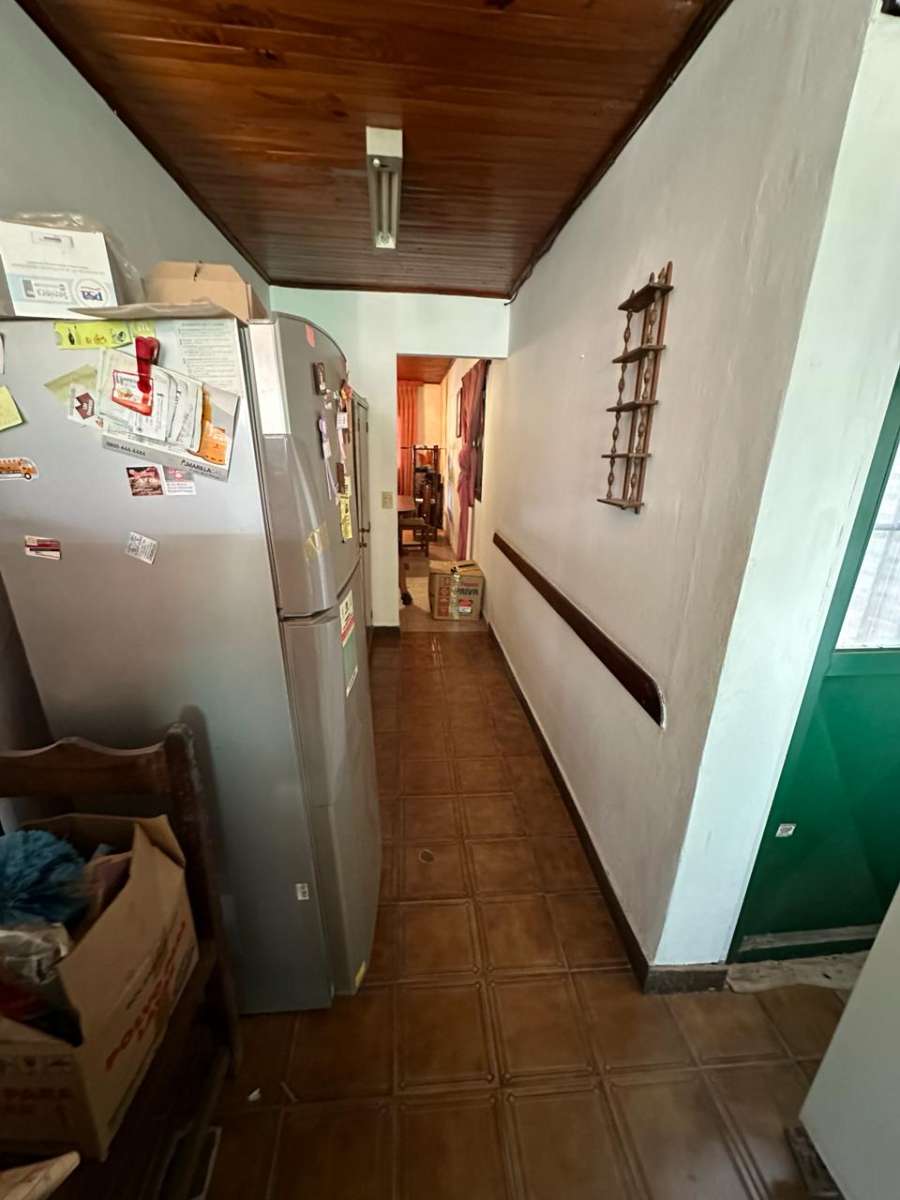 En Corrientes, Casa en Venta · dueño directo · 2 dorm · 2 cocheras · 175 m² de lote - Imagen 3