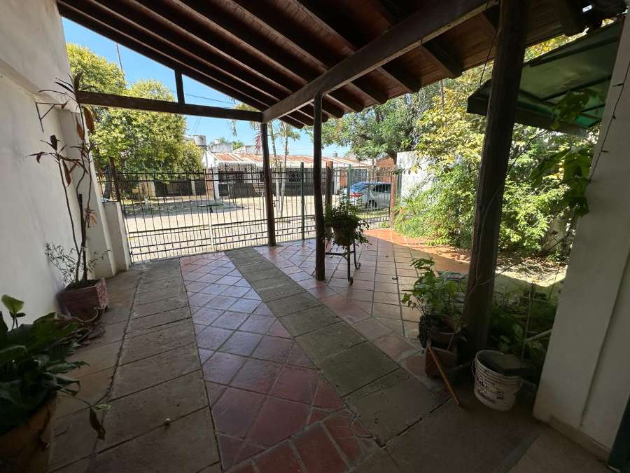 En Corrientes, Casa en Venta · dueño directo · 2 dorm · 2 cocheras · 175 m² de lote - Imagen 5
