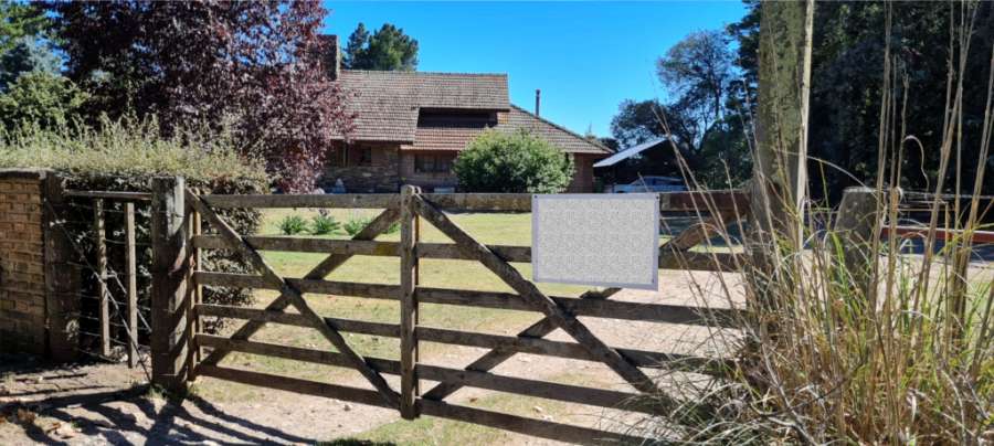 Casa única en Coronel Pringles en Venta · dueño directo · 4 o más dorm · 2 cocheras · 115.000 m² de lote - Imagen 2