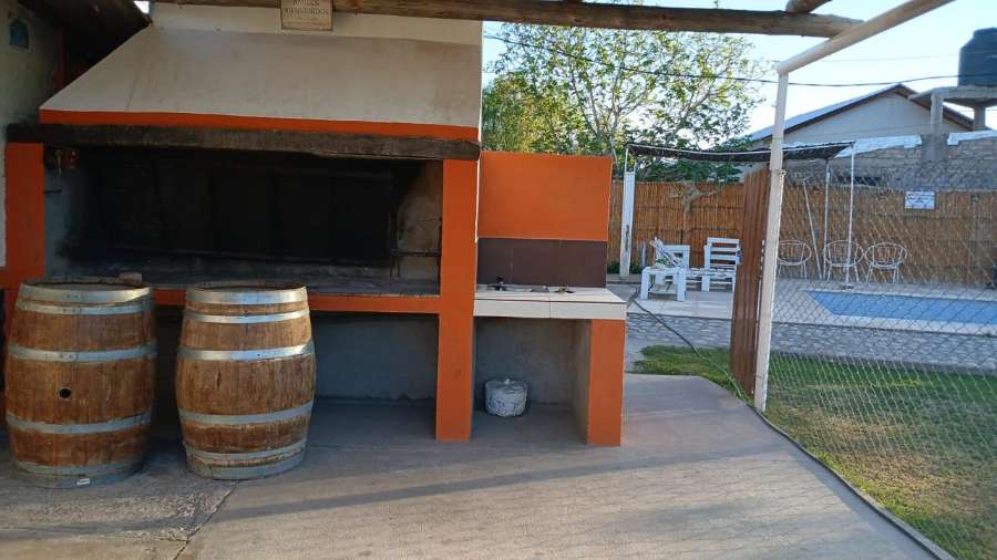 Casa disponible para la en Venta en Maipu · dueño directo · 4 o más dorm · 3 cocheras · 260 m² de lote - Imagen 1