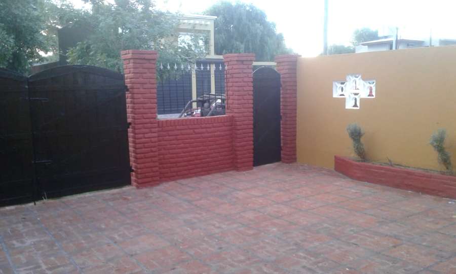 Casa única en Santa Teresita en Venta · dueño directo · 3 dorm · 2 cocheras · 100 m² de lote - Imagen 3