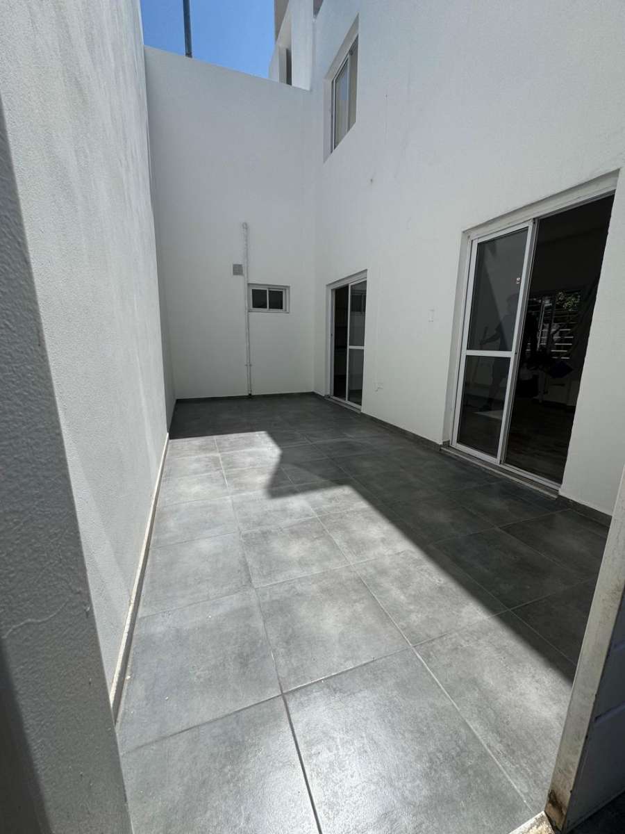 Casa en Córdoba: en Venta · 1 dorm · 4 ambientes · cochera · 90 m² de lote - Imagen 3