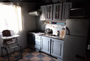Casa más departamento 2 dormitorios cocina separada, living comedor, baño  - Imagen 1