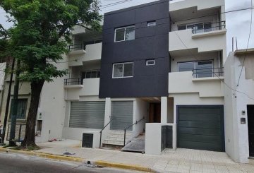 Departamento único en Lomas de Zamora en Venta · 1 dorm · 1 ambientes · cochera · 27 m² de lote - Imagen 2