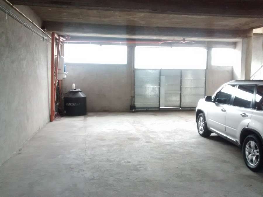 Cochera en Abasto para en Alquiler · dueño directo - Imagen 1