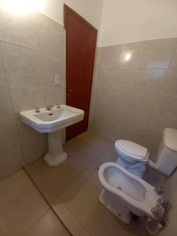 Casa en Venta en Río Cuarto con · 3 dorm - Imagen 5