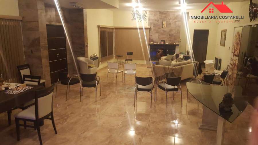 Campo en Venta en Santa Maria, · 4 o más dorm · 2 cocheras · 2 ha - Imagen 2