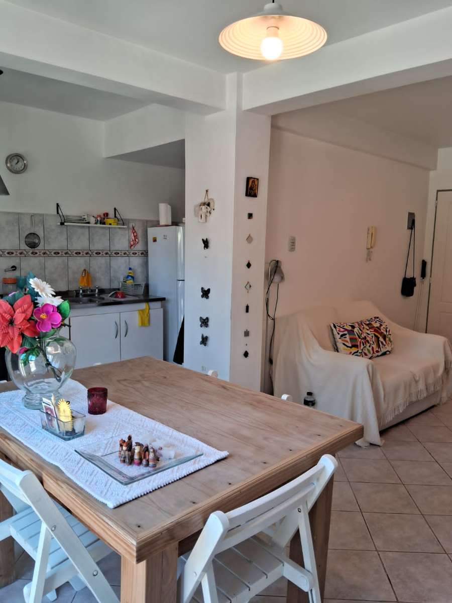 Departamento disponible en Neuquén · dueño directo · 1 dorm · cochera · 45 m² de lote - Imagen 1