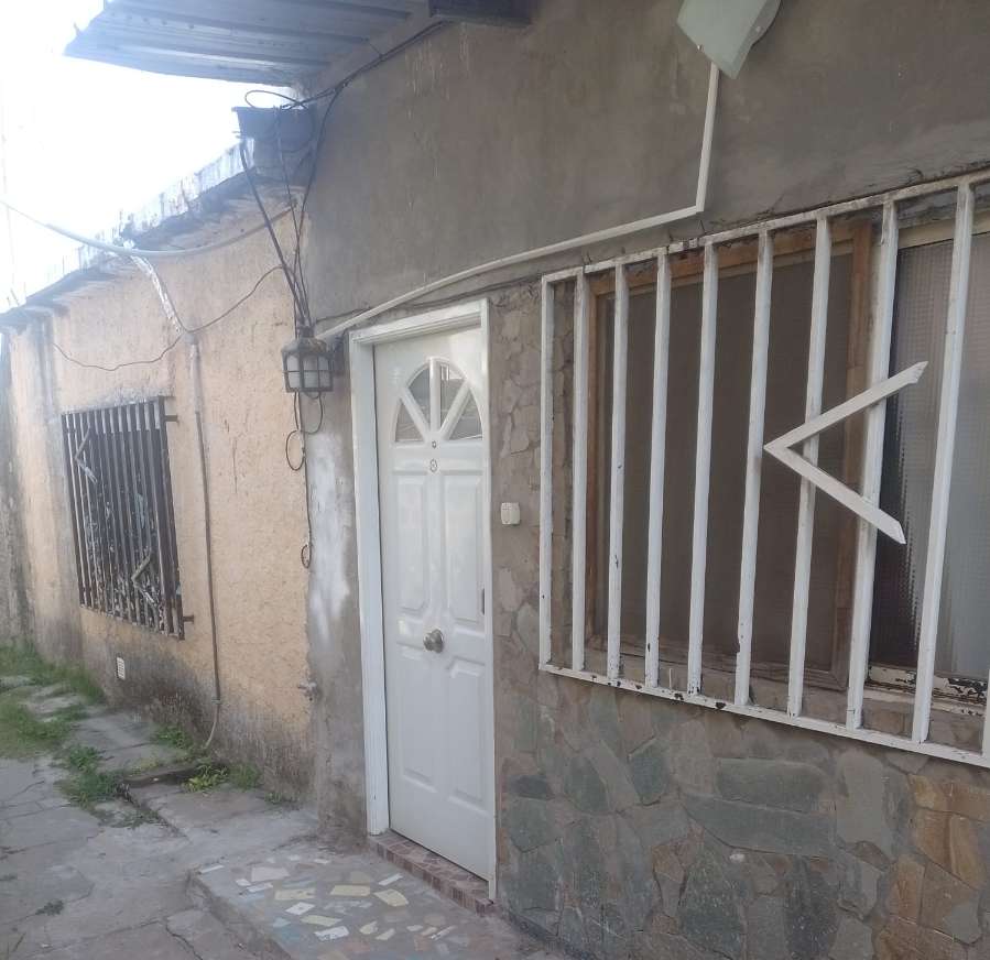 Casa en Venta en Rosario, · dueño directo · 2 dorm · 5 ambientes · 96 m² de lote - Imagen 2