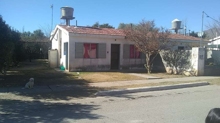 Casa en Venta en San Luis con · 2 dorm · 3 ambientes · cochera · 380 m² de lote - Imagen 1