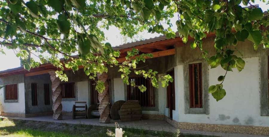 Oportunidad: Casa en Venta en General Alvear · dueño directo · 3 dorm · 2 cocheras · 2.800 m² de lote - Imagen 1