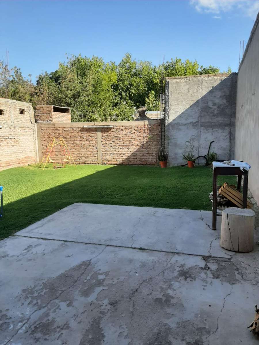 Casa en Venta en Rivadavia · dueño directo · 3 dorm · 3 cocheras · 250 m² de lote - Imagen 3