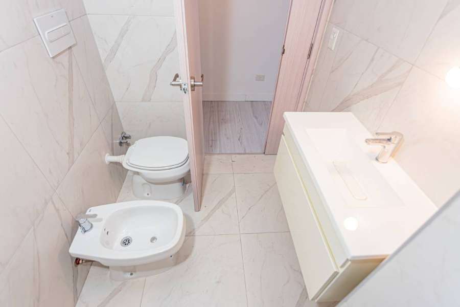 Departamento en Villa Luro: en Venta · 3 dorm · 4 ambientes · cochera · 106 m² de lote - Imagen 2