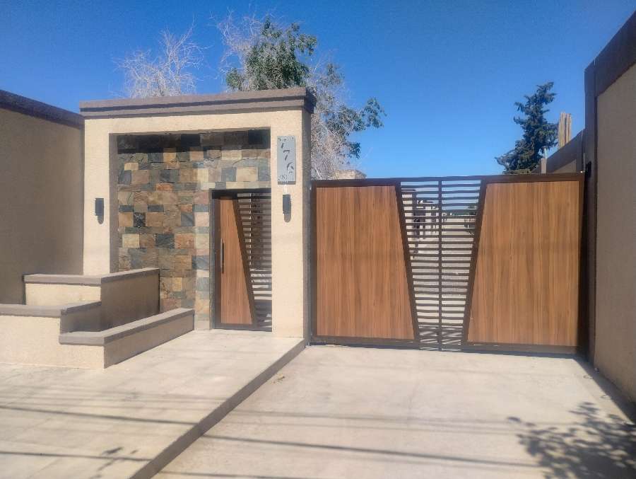 En Santa Lucia, Emprendimiento en Venta · 3 dorm · 3 ambientes · 2 cocheras - Imagen 1