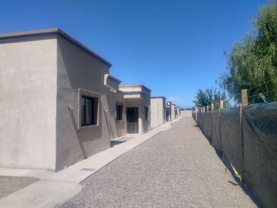 En Santa Lucia, Emprendimiento en Venta · 3 dorm · 3 ambientes · 2 cocheras - Imagen 3