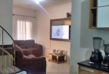 Casa en Venta en Brasil · 2 dorm · 3 ambientes · 2 cocheras · 109 m² de lote - Imagen 1