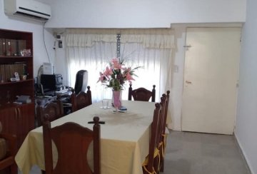 Casa en Venta en Gonzalez Catan con · dueño directo · 3 dorm · 2 cocheras · 300 m² de lote - Imagen 4