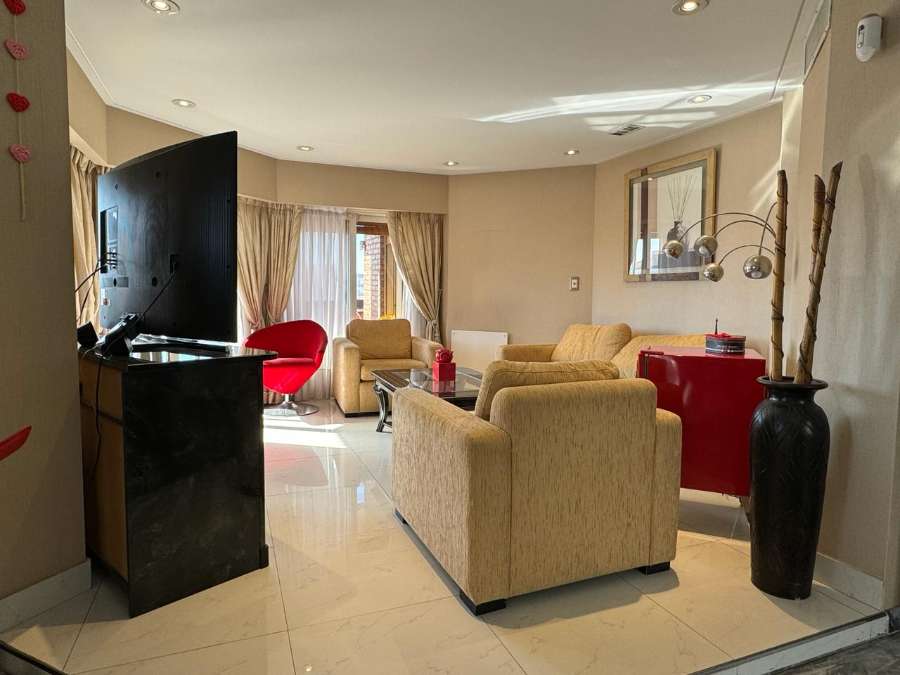 Oportunidad: Departamento en Venta en Ramos Mejia · dueño directo · 3 dorm · 2 cocheras · 220 m² de lote - Imagen 2