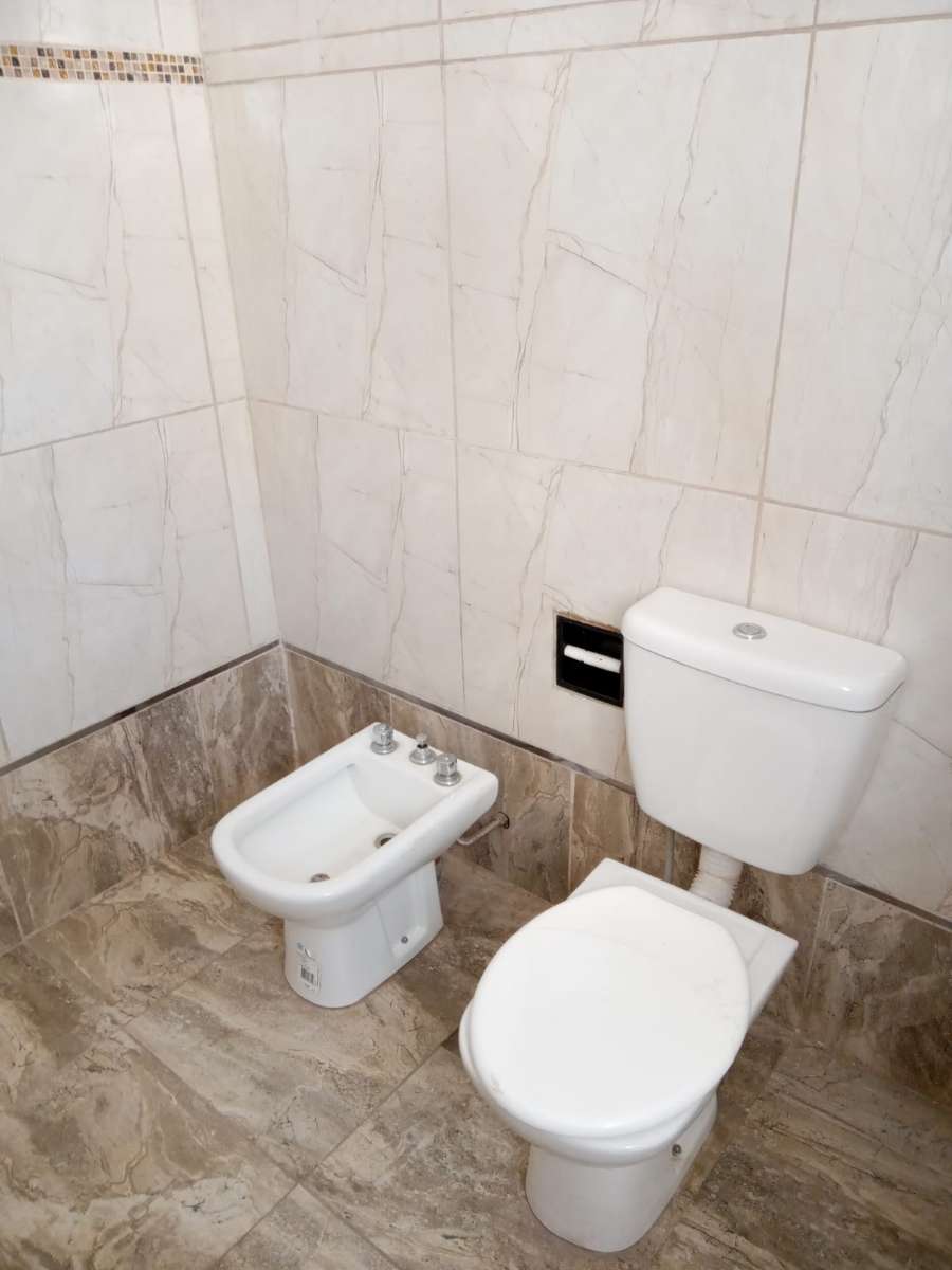 Casa en Venta en Río Cuarto con · 2 dorm - Imagen 4