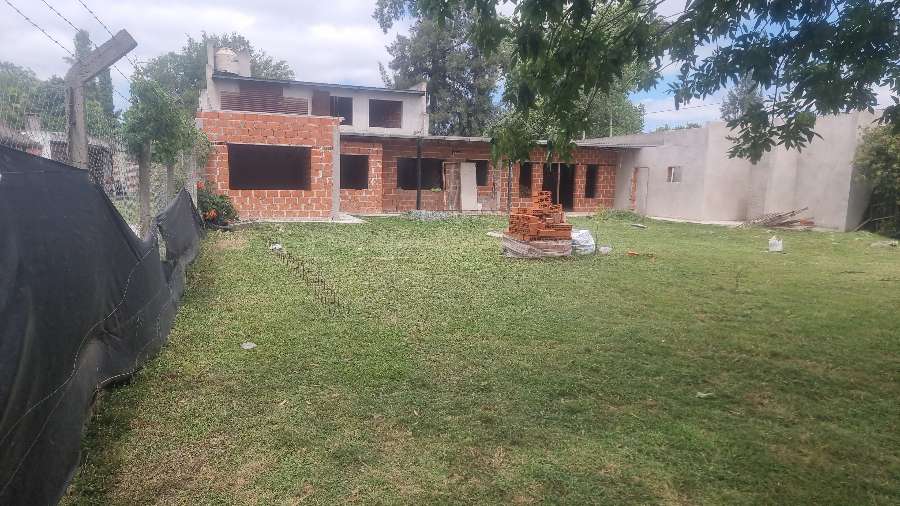 Casa en Ezeiza: en Venta · dueño directo · 2 dorm · 5 ambientes · 667 m² de lote - Imagen 1