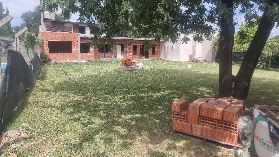 Casa en Ezeiza: en Venta · dueño directo · 2 dorm · 5 ambientes · 667 m² de lote - Imagen 2