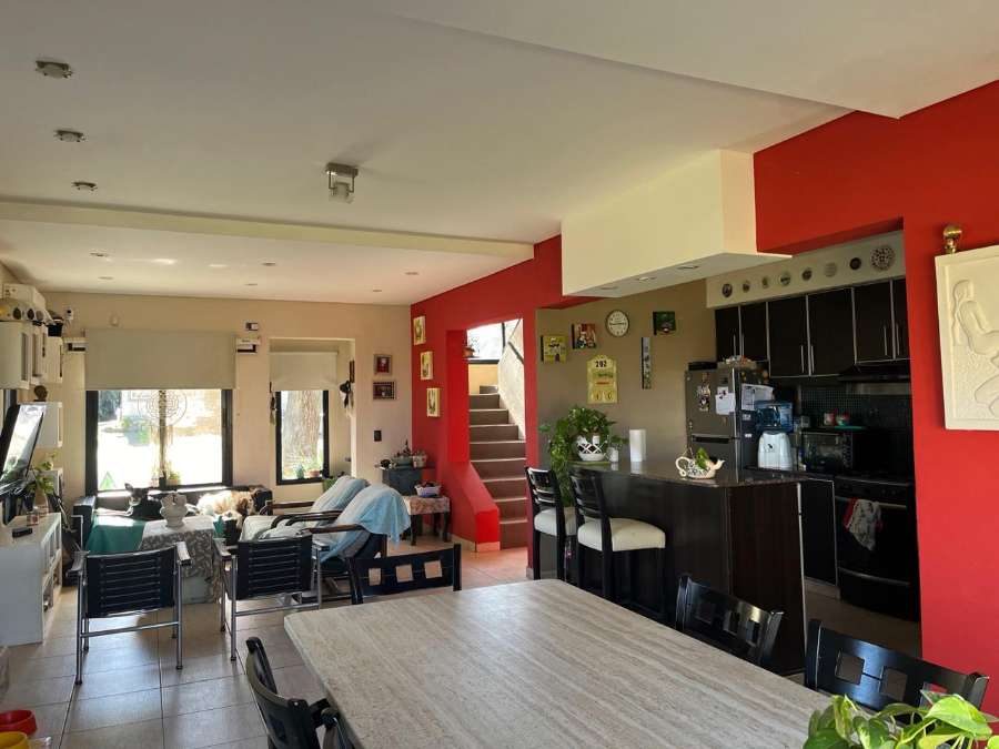 Comprar Casa en Pilar · barrio con seguridad · 3 dorm · 2 cocheras · 838 m² de lote - Imagen 5