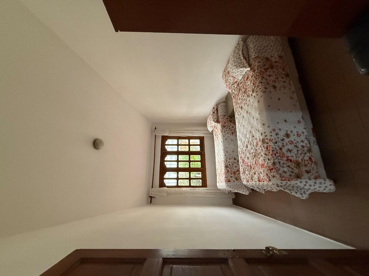 Casa en Salta: en Venta · dueño directo · 4 o más dorm · 3 cocheras · 350 m² de lote - Imagen 2