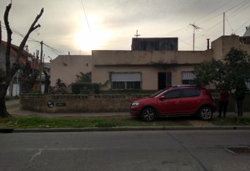 Casa en Venta en Villa Dominico, · 3 dorm · 175 m² de lote - Imagen 2