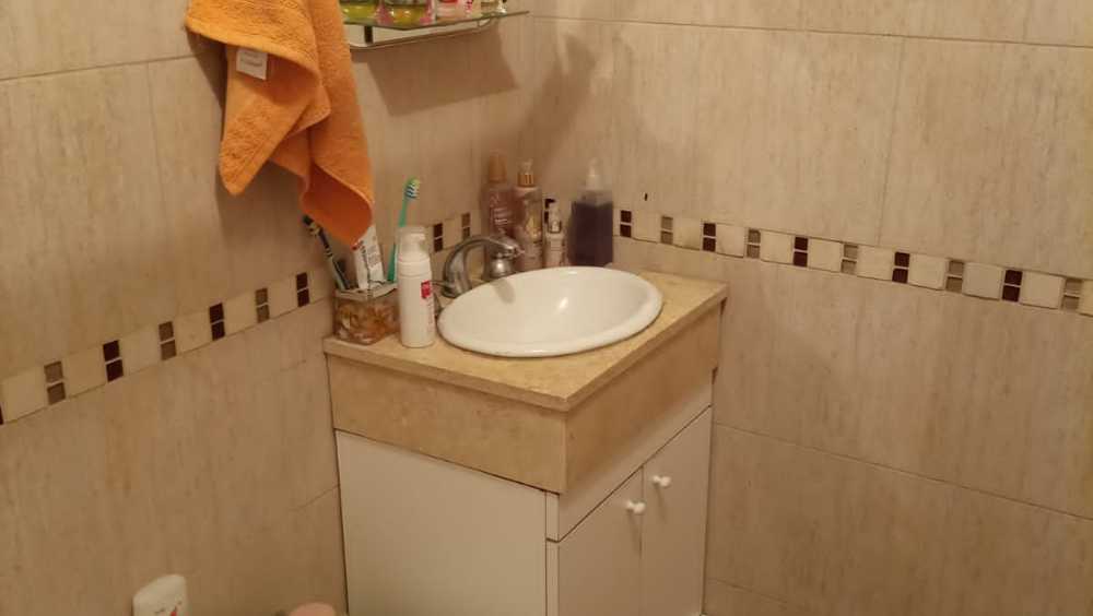 Departamento único en Banfield en Venta · dueño directo · 1 dorm · 2 ambientes · 2 cocheras - Imagen 1
