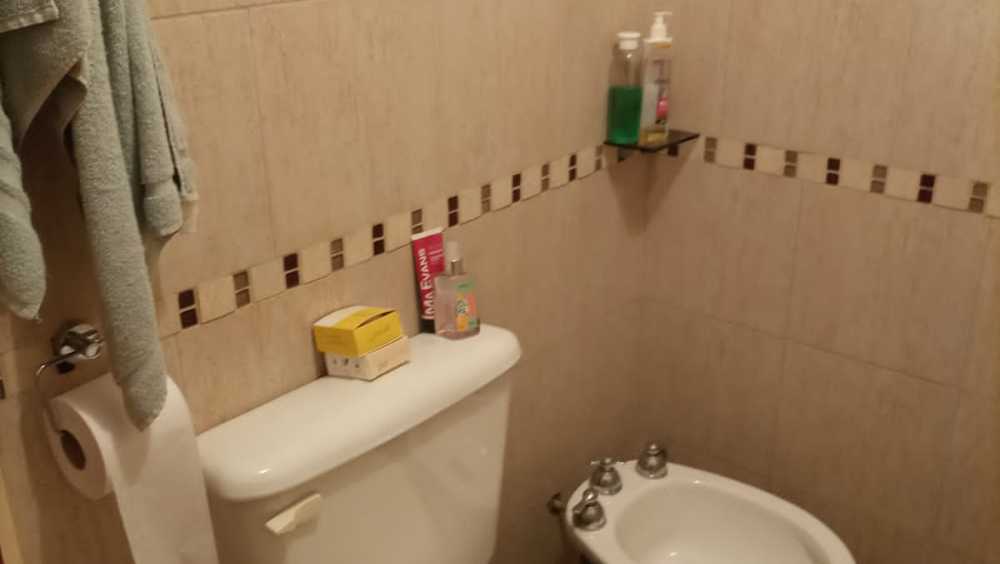 Departamento único en Banfield en Venta · dueño directo · 1 dorm · 2 ambientes · 2 cocheras - Imagen 3