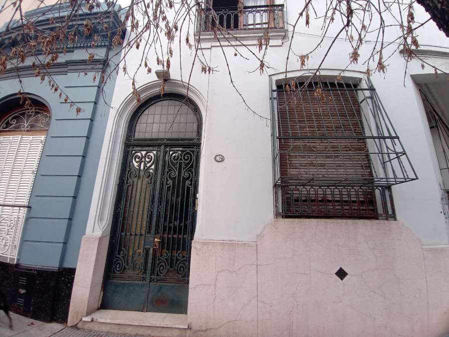 Casa De 7 Ambientes En Bolivar 1794, Barracas. Ideal Inversor! - Imagen 1