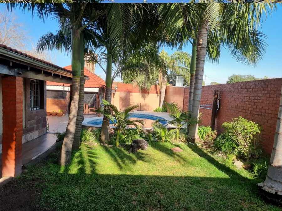 Oportunidad: Casa en Venta en Ituzaingo · dueño directo · 2 dorm · 2 cocheras · 378 m² de lote - Imagen 2