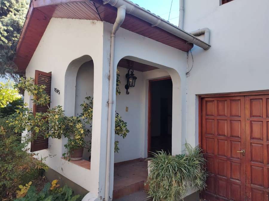 Comprar Casa en Neuquén · dueño directo · 3 dorm · cochera · 220 m² de lote - Imagen 2