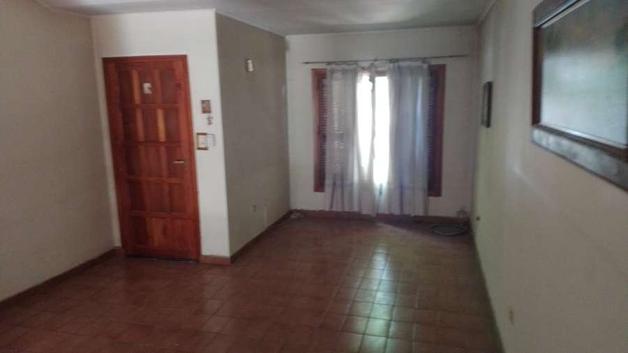 Comprar Casa en Neuquén · dueño directo · 3 dorm · cochera · 220 m² de lote - Imagen 4