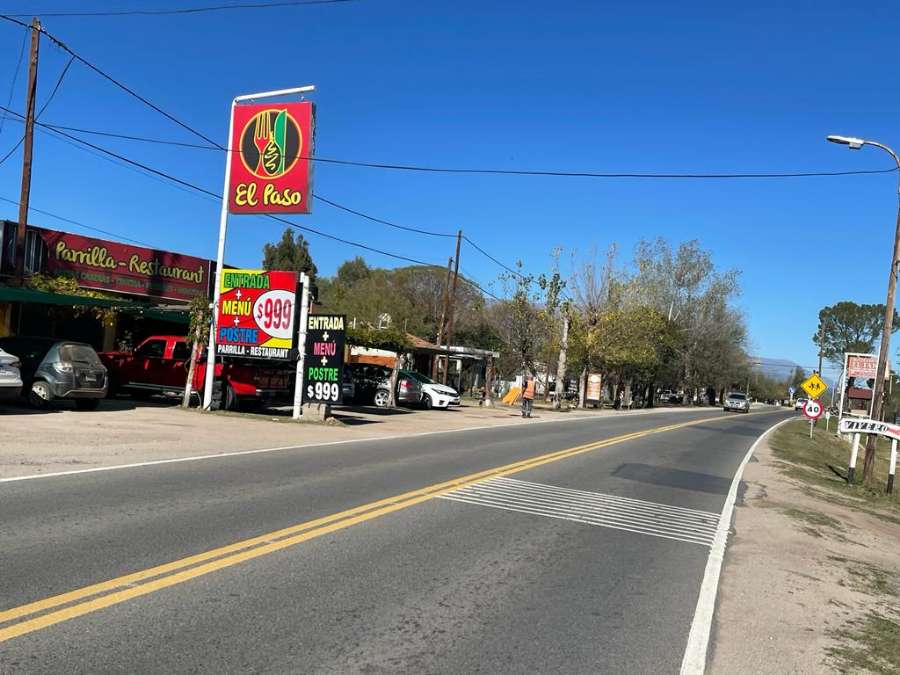 Casa en Venta en Córdoba, · dueño directo · 3 dorm · cochera · 1.373 m² de lote - Imagen 4