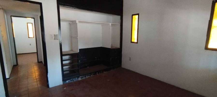 En Monte Grande, Casa en Venta · 3 dorm · 4 ambientes · cochera · 290 m² de lote - Imagen 5