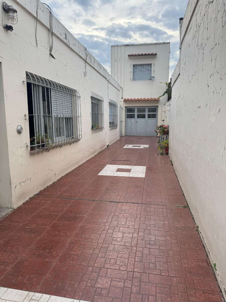 Casa en Venta en Río Cuarto · 3 dorm · 450 m² de lote - Imagen 2